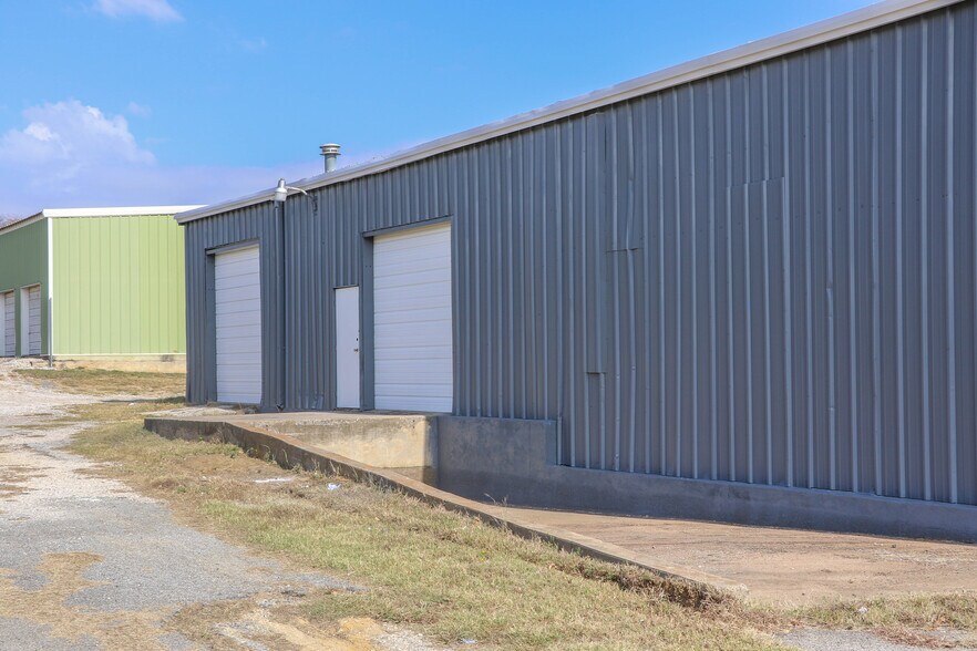 More Photos Of 401 W Coffin St, Denison Industrial For Sale