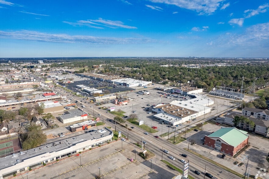 More Photos Of 4501-4765 W FM 1960 Rd, Houston Unknown For Lease