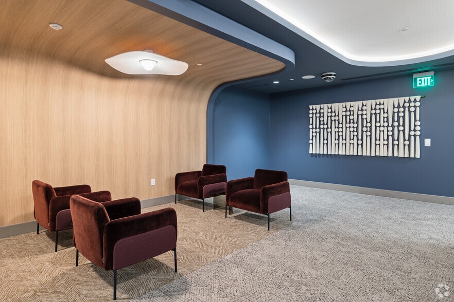More Photos Of 3800 S J.B. Hunt Dr, Rogers Office For Lease