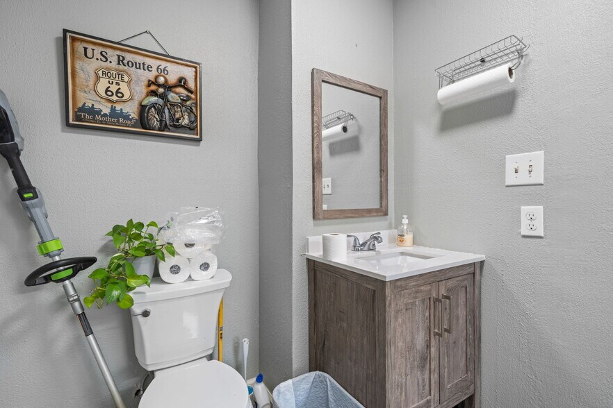 More Photos Of 121 13th St SW, Hickory Office For Sale