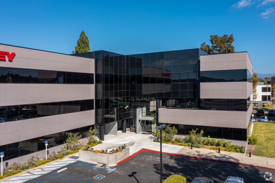 More Photos Of 23101 Lake Center Dr, Lake Forest Office For Lease