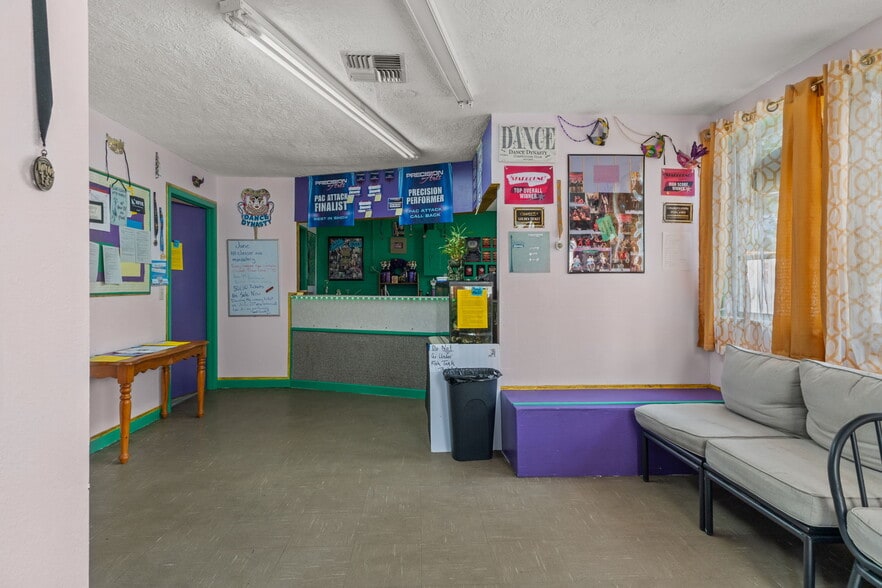 More Photos Of 6950 W Homosassa Trl, Homosassa General Retail For Sale