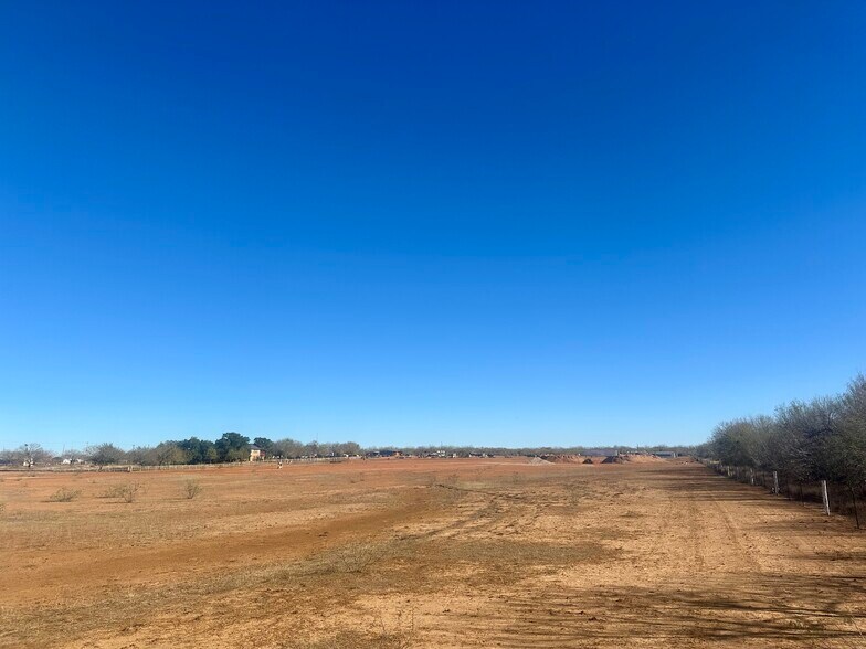 More Photos Of 175 County Road 1151, Pearsall Land For Sale