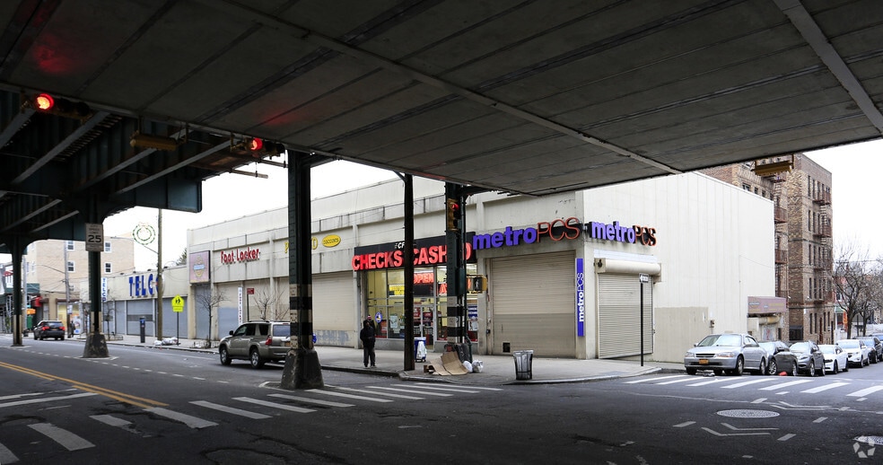 More Photos Of 3965 White Plains Rd, Bronx Freestanding For Lease