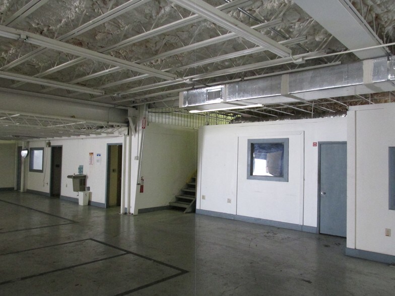 More Photos Of 8409 W Crystal St, Crystal River Manufacturing For Sale