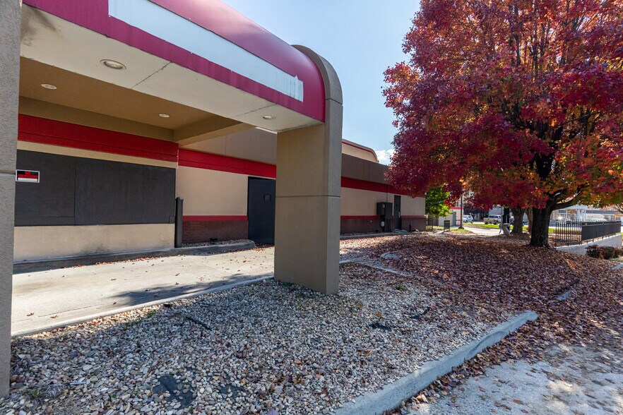 More Photos Of 2901 Candlers Mountain Rd, Lynchburg Fast Food For Sale