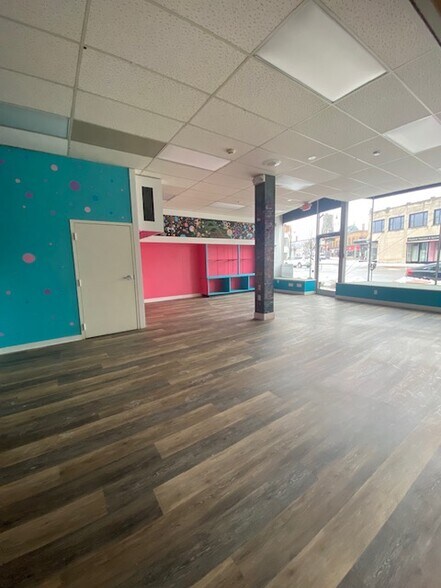 More Photos Of 23 Franklin St, Torrington Restaurant For Lease