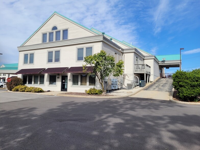 More Photos Of 2301-2359 Silvernail Rd, Pewaukee Unknown For Lease