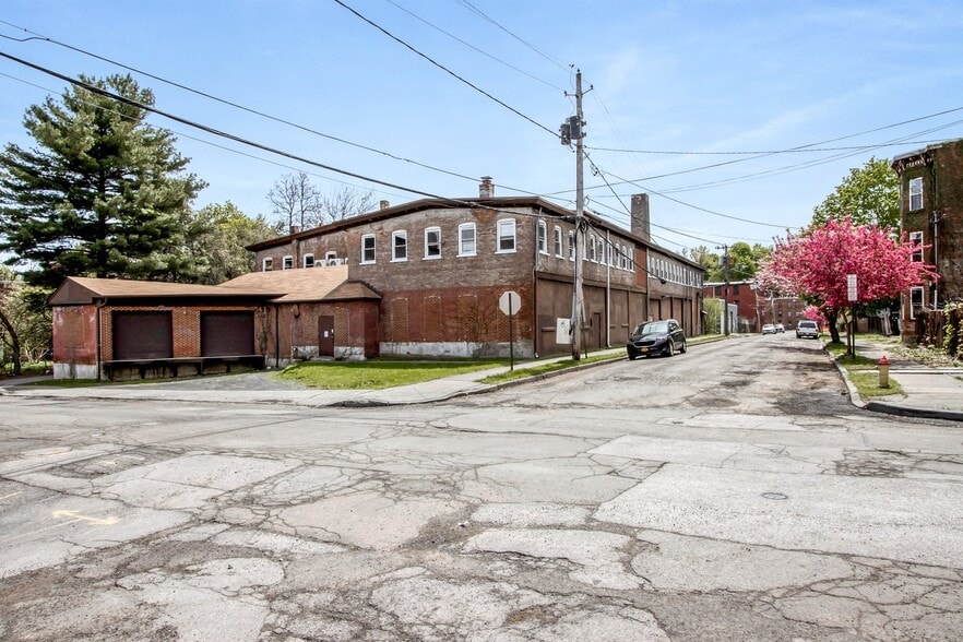 More Photos Of 24 Johnes St, Newburgh Light Manufacturing For Lease