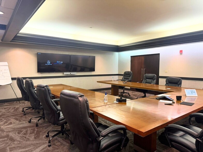 More Photos Of 3801 E Sunshine St, Springfield Office For Sale