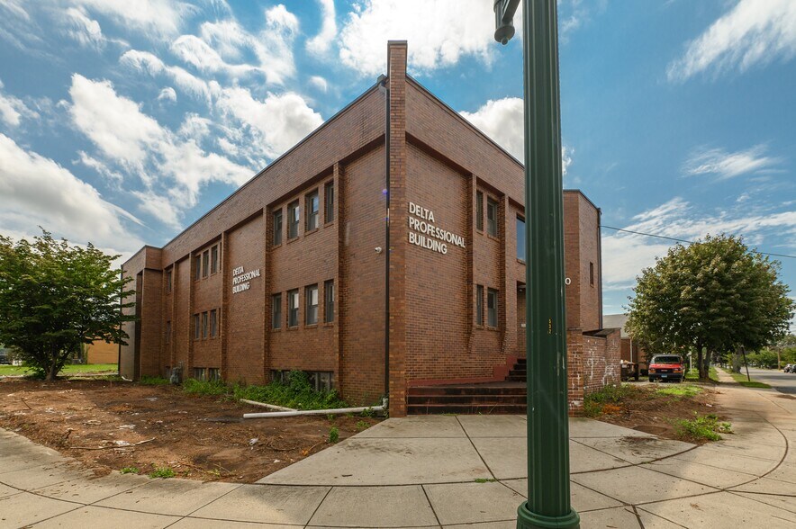 More Photos Of 310 Main St, East Haven Office Residential For Lease