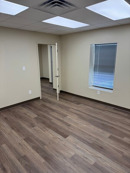 More Photos Of 104 Row 2, Lafayette Light Distribution For Lease