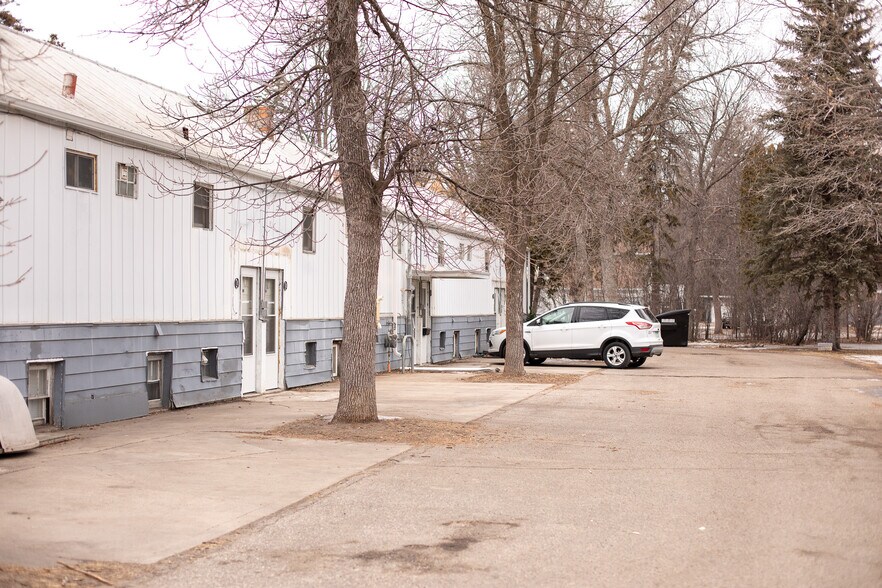 More Photos Of 1220 N Front St, Crookston Apartments For Sale