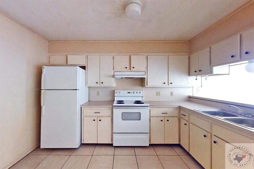More Photos Of 120 37th st, Texarkana Apartments For Sale