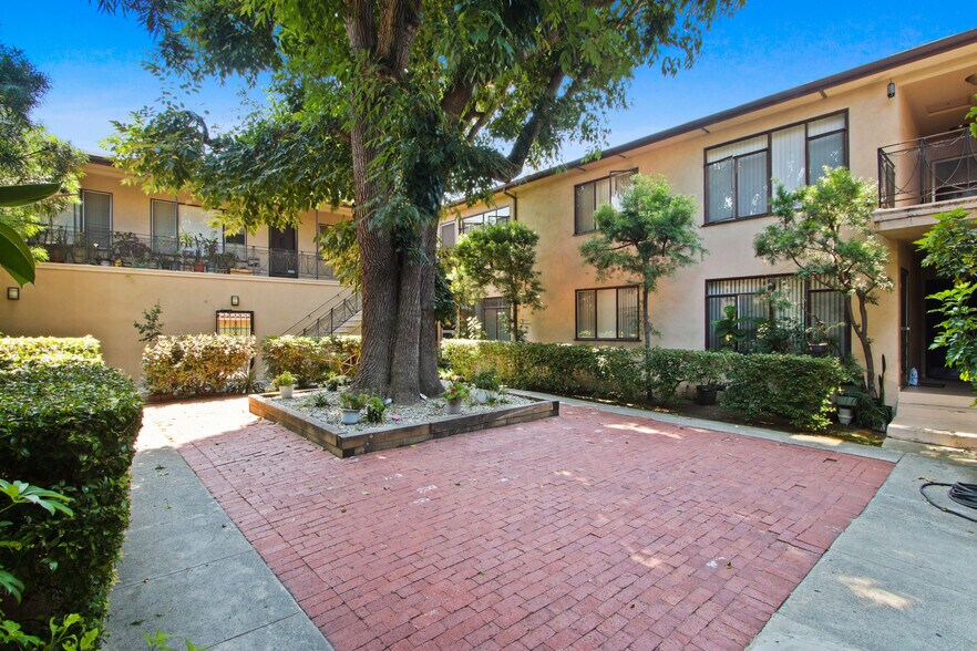 More Photos Of 1118 S Fairfax Ave, Los Angeles Apartments For Sale