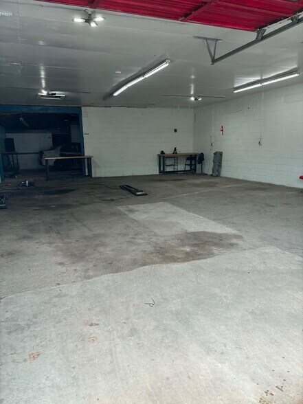 Primary Photo Of 2090 Wilmington Hwy, Jacksonville Flex For Lease