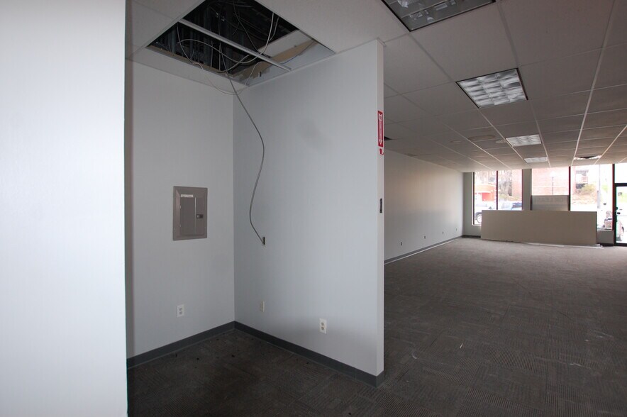 More Photos Of 405 W Third St, Jamestown Unknown For Lease