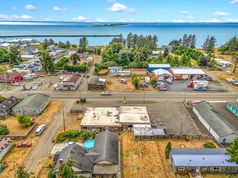 More Photos Of 780 US-101, Chinook Restaurant For Sale