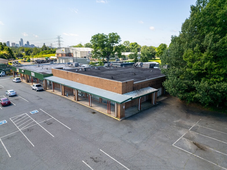 More Photos Of 3401 Brookshire Blvd, Charlotte Unknown For Lease