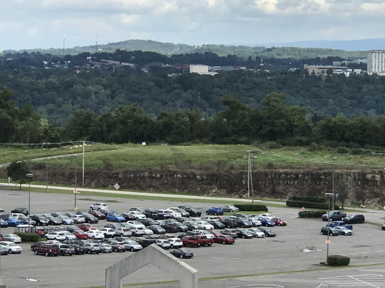 More Photos Of 235 Lawless Rd, Morgantown Warehouse For Lease