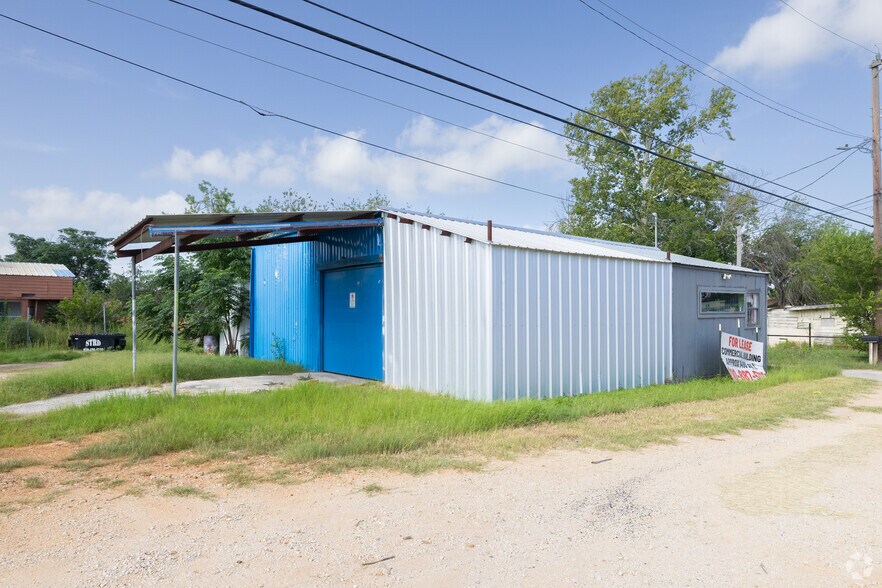 Primary Photo Of 7770 E 6th St, Somerset Industrial For Lease