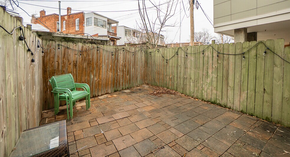 More Photos Of 1210 Pennsylvania Ave SE, Washington Office For Sale