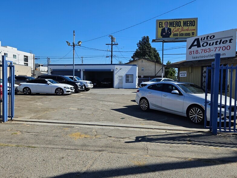 More Photos Of 6000 Vineland Ave, North Hollywood Auto Dealership For Sale