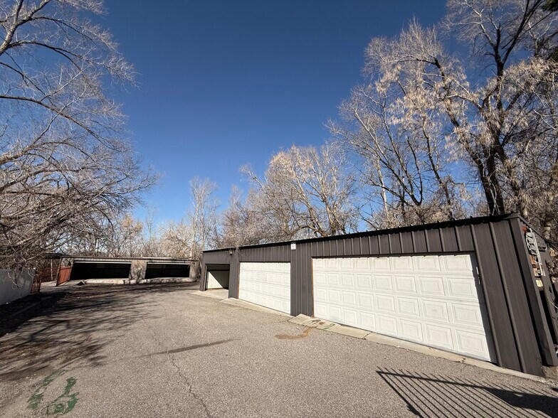 Primary Photo Of 4370 S Highland Dr, Salt Lake City Apartments For Lease