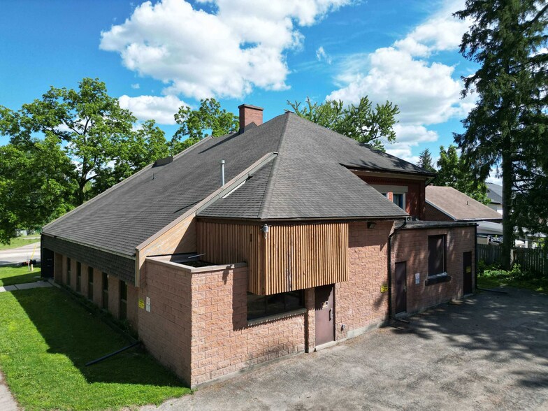More Photos Of 844 Frederick St, Kitchener Office For Sale