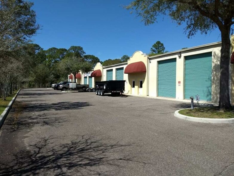 More Photos Of 7064 Sampey Rd, Groveland Light Manufacturing For Lease