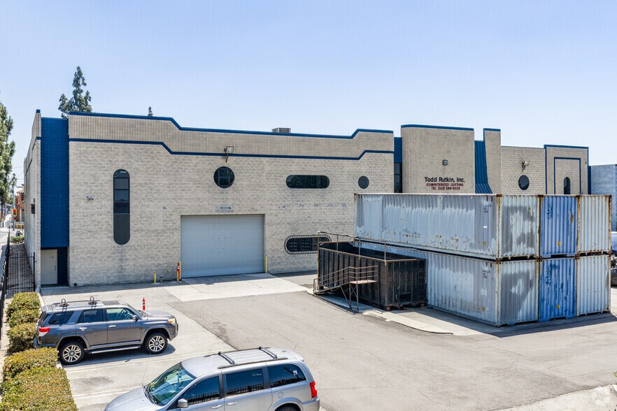 More Photos Of 5801 S Alameda St, Los Angeles Manufacturing For Sale