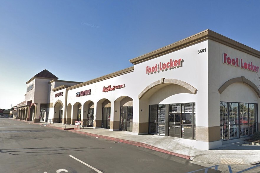 More Photos Of 3363-3531 W Century Blvd, Inglewood Unknown For Lease