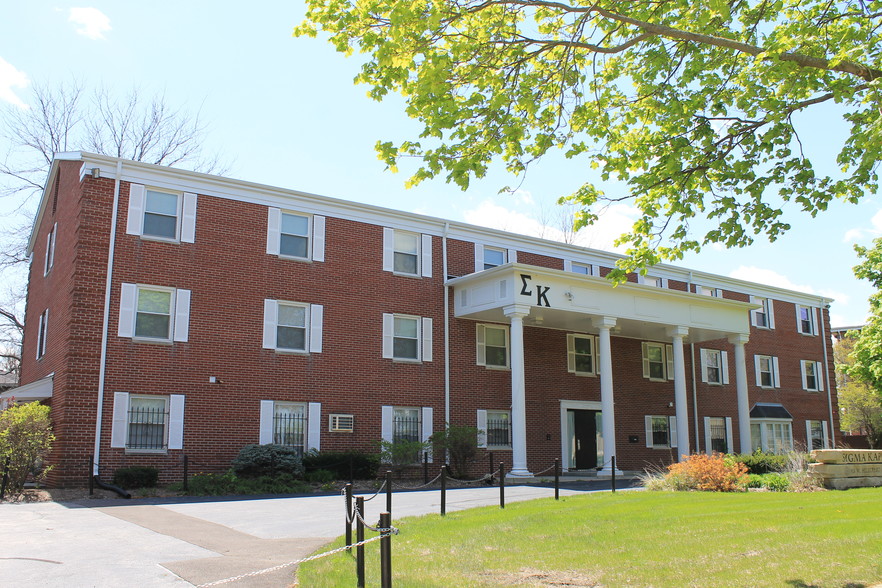 Primary Photo Of 928 W Hillcrest Dr, Dekalb Sorority Fraternity House For Sale