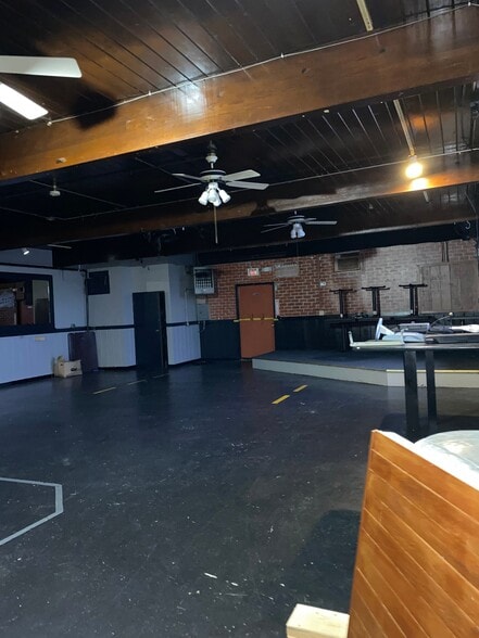 More Photos Of 614 Broad St st, Beloit General Retail For Lease
