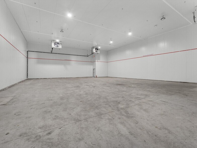 More Photos Of 2701 NW 107th Ave, Miami Refrigeration Cold Storage For Lease