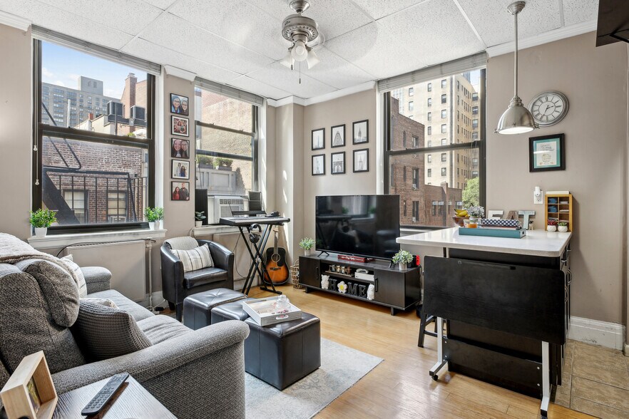 More Photos Of 236 W 72nd St, New York Office Residential For Sale