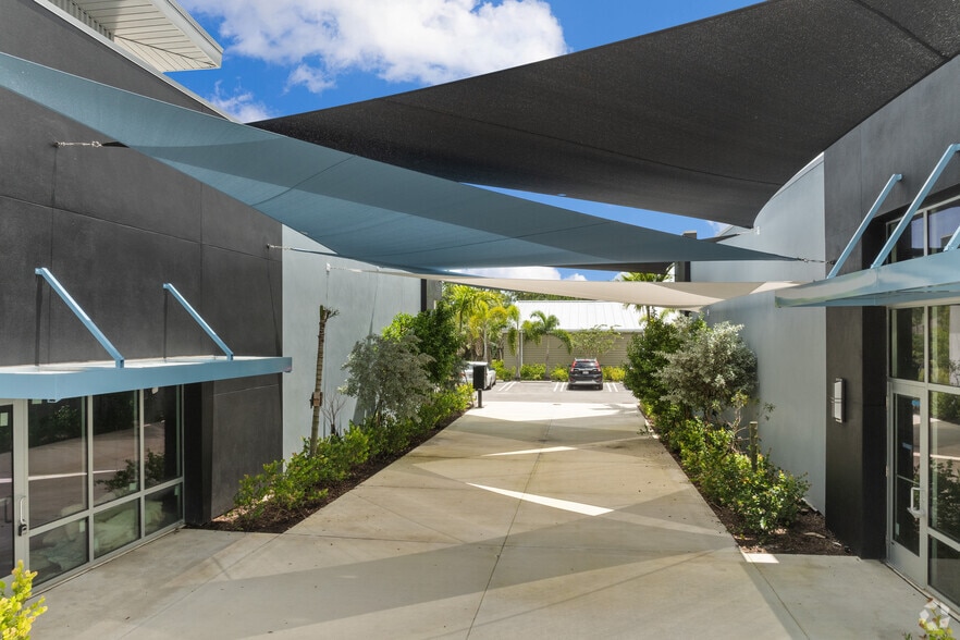 More Photos Of 10650 SW Crosstown Pky, Port Saint Lucie Freestanding For Sale