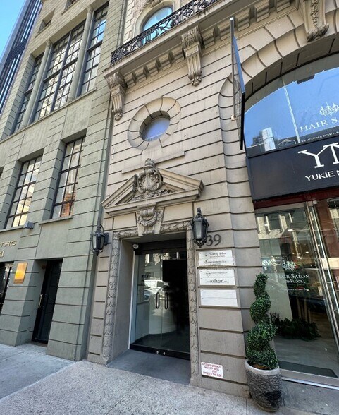 More Photos Of 39 W 56th St, New York Medical For Lease