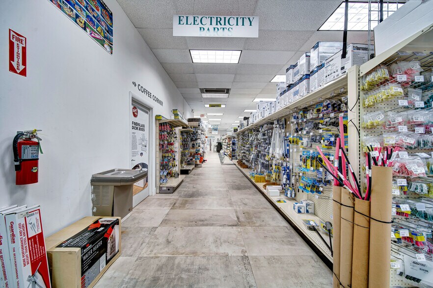 More Photos Of 14951 S Dixie Hwy, Palmetto Bay Freestanding For Sale