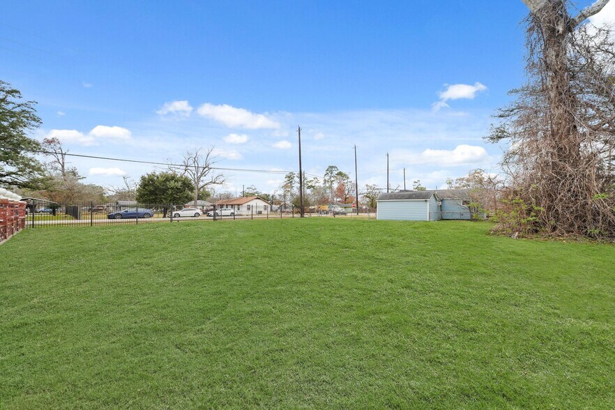 More Photos Of 7502 Ley Rd, Houston Land For Sale