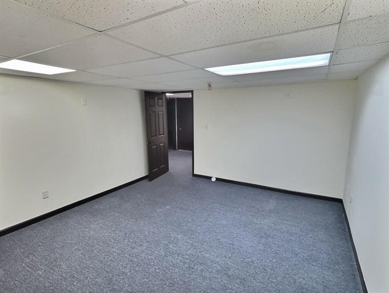 More Photos Of 330 S Walsh Dr, Casper Medical For Lease