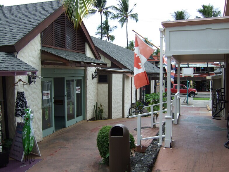 More Photos Of 75-5725-75-5729 Alii Dr, Kailua Kona General Retail For Lease
