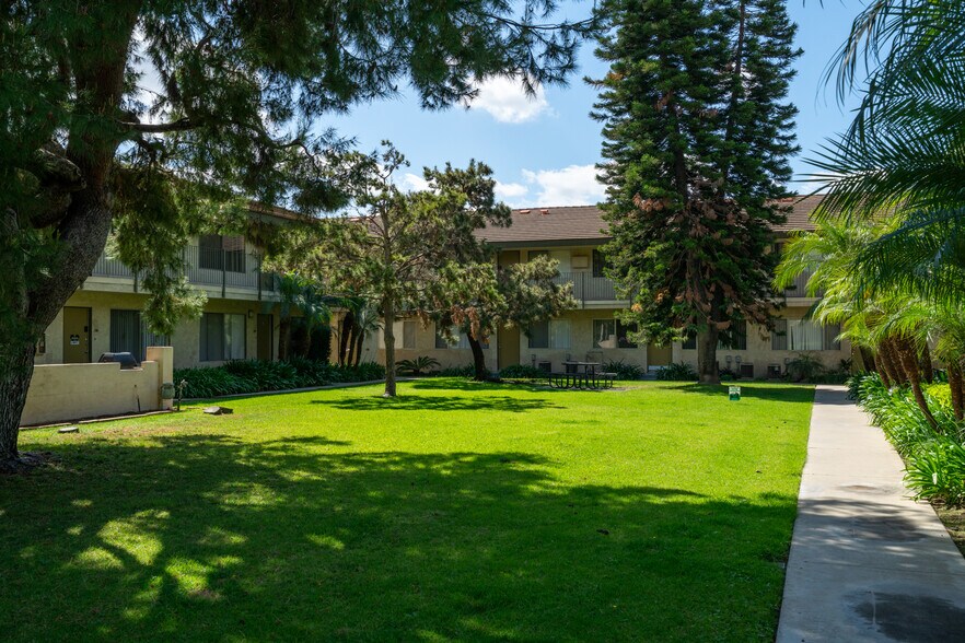 More Photos Of 861 S Glencliff St, La Habra Apartments For Sale