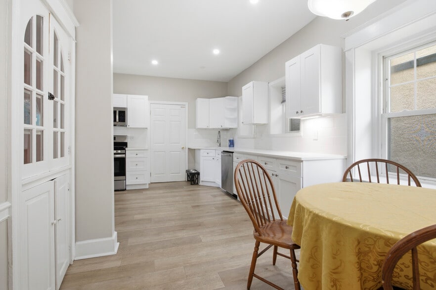 More Photos Of 678 Ferne Blvd, Drexel Hill Office For Sale