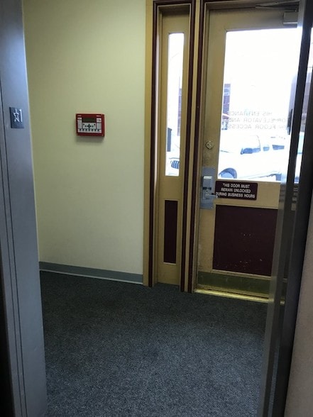 More Photos Of 625 1/2 Main St, Rapid City Office For Lease