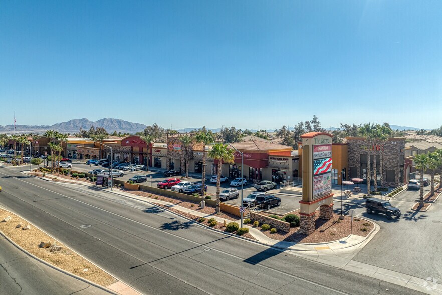 More Photos Of 345-479 W Craig Rd, North Las Vegas General Retail For Sale