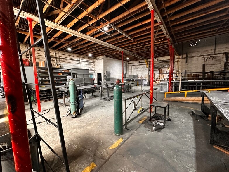 More Photos Of 1525 Magoffin Ave, El Paso Warehouse For Sale
