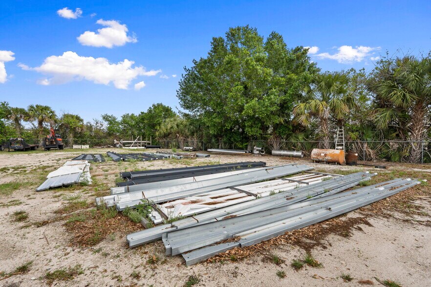 More Photos Of 16050 Orange Ave, Fort Pierce Warehouse For Sale