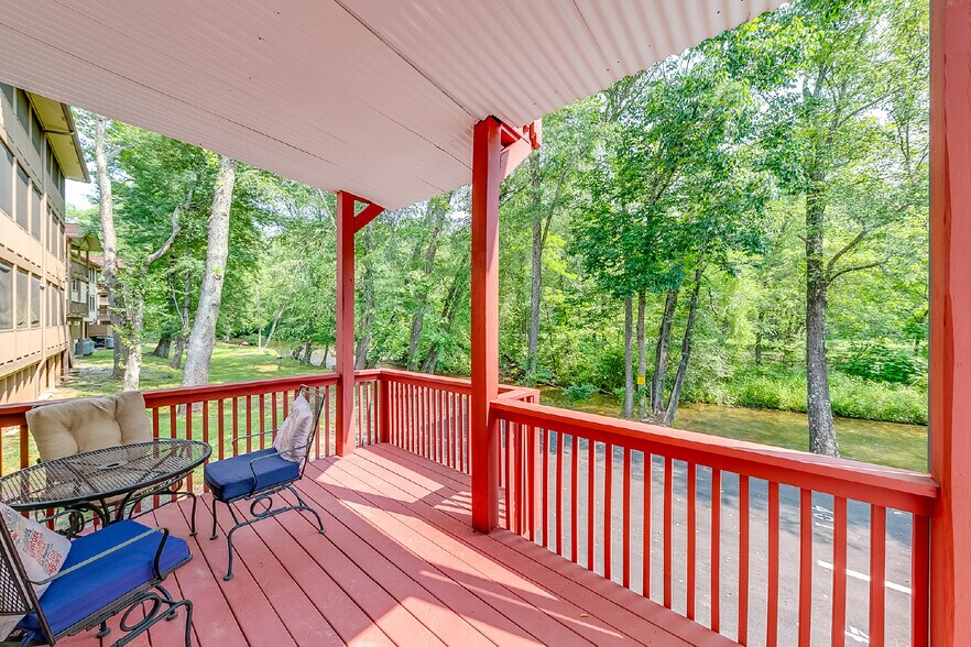 More Photos Of 892 Edelweiss Strasse, Helen Hotel For Sale