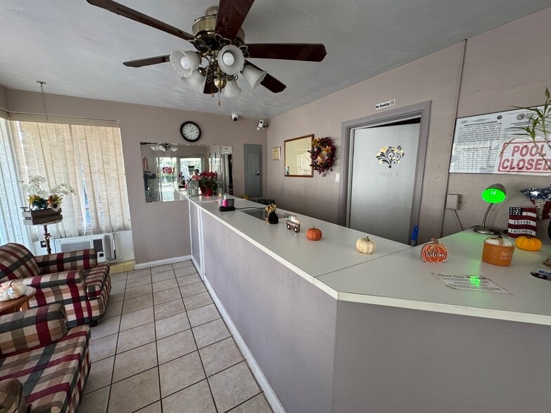 More Photos Of 16872 SE Highway 19, Cross City Hotel For Sale